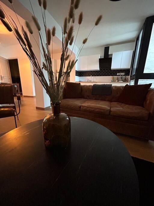 Grand Cru * Magnifique Duplex Au Coeur D'Epernay Apartment Luaran gambar